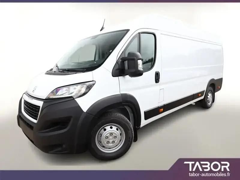 Blanc Nouvelle 2024 Peugeot Boxer Van | 29 937 € - Image 1/4