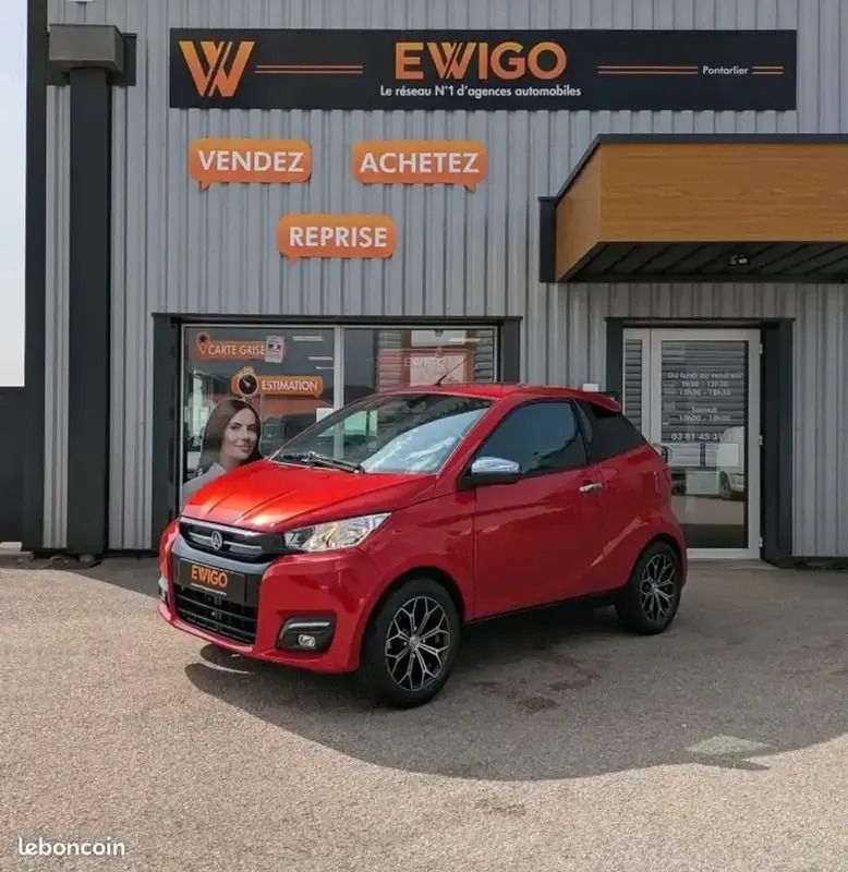 Rouge Nouvelle 2024 Aixam Coupe Coupé | 11 990 € - Image 1/4