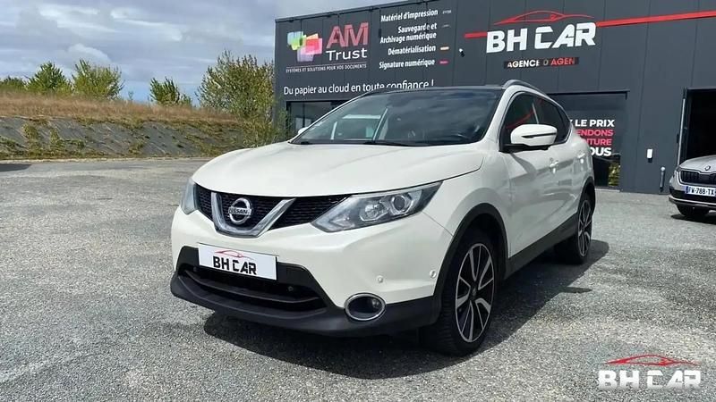 Blanc Utilisé 2016 Nissan Qashqai Tekna SUV | 11 990 € (Prix juste) - Image 1/4