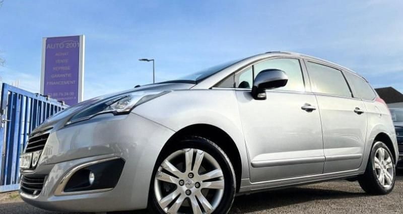 Gris Utilisé 2016 Peugeot 5008 Allure Monospace | 9 990 € - Image 1/4