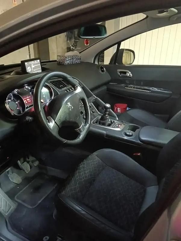 Utilisé 2014 Peugeot 3008 Style SUV | 8 500 € (Prix juste) - Image 1/4