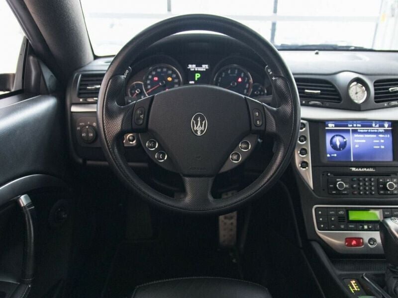 Image 2/4