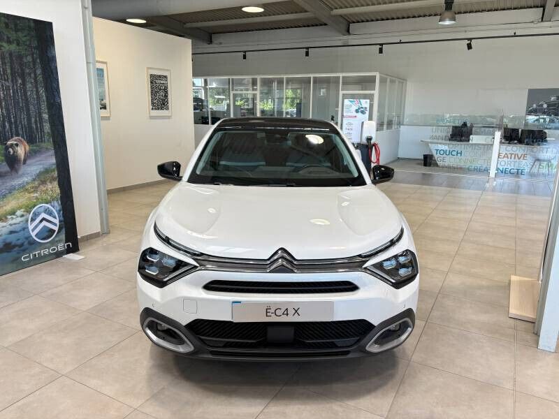 Blanc Utilisé 2023 Citroën e-C4 Shine Berline | 28 200 € - Image 1/4