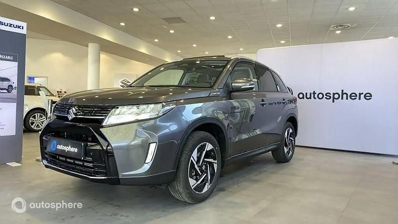 Gris Utilisé 2025 Suzuki Vitara Style SUV | 23 999 € (Prix juste) - Image 1/4