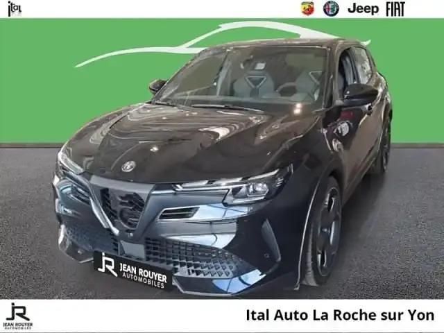 Noir Occasion 2025 Alfa Romeo Junior Veloce SUV | 41 999 € (Prix juste) - Image 1/4