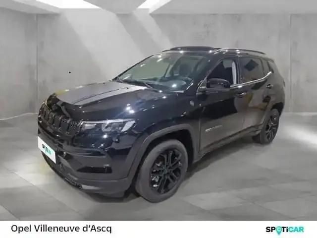 Solid black Nouvelle 2025 Jeep Compass North SUV | 39 400 € - Image 1/4