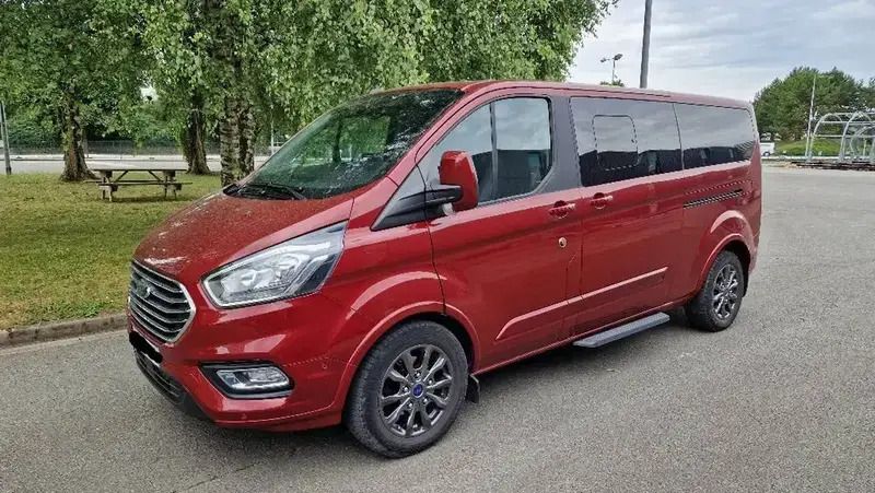 Rouge Utilisé 2021 Ford Tourneo Custom Titanium | 34 990 € - Image 1/4