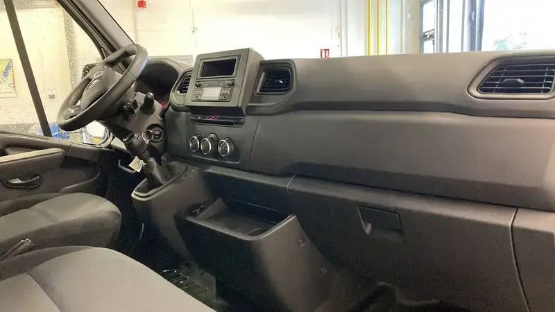Image 3/4