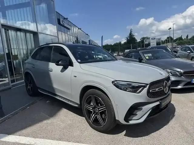 Alpingrauunilack Utilisé 2025 Mercedes GLC300e | 88 990 € - Image 1/4