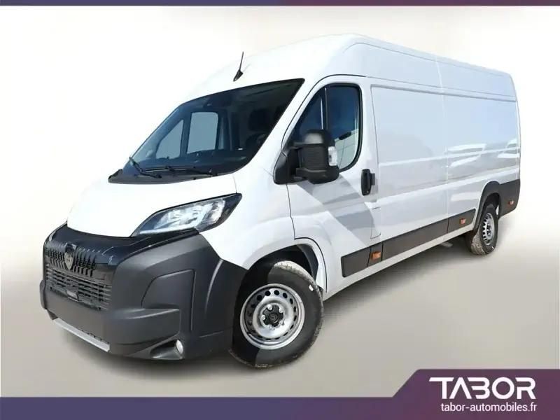Blanc Nouvelle 2025 Peugeot Boxer Van | 31 450 € - Image 1/4
