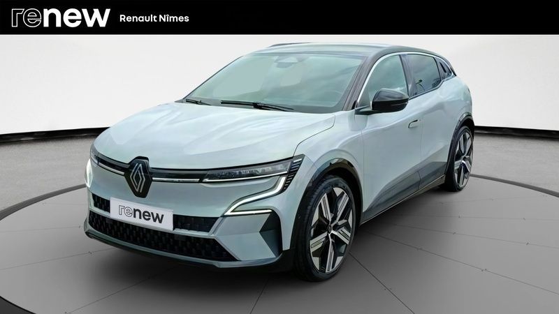 Gris Utilisé 2023 Renault Mégane Iconic Berline | 23 999 € (Bon prix) - Image 1/4