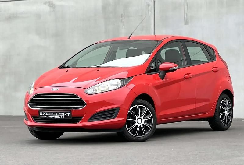 Rouge Utilisé 2013 Ford Fiesta Trend Citadine | 6 450 € (Prix juste) - Image 1/4