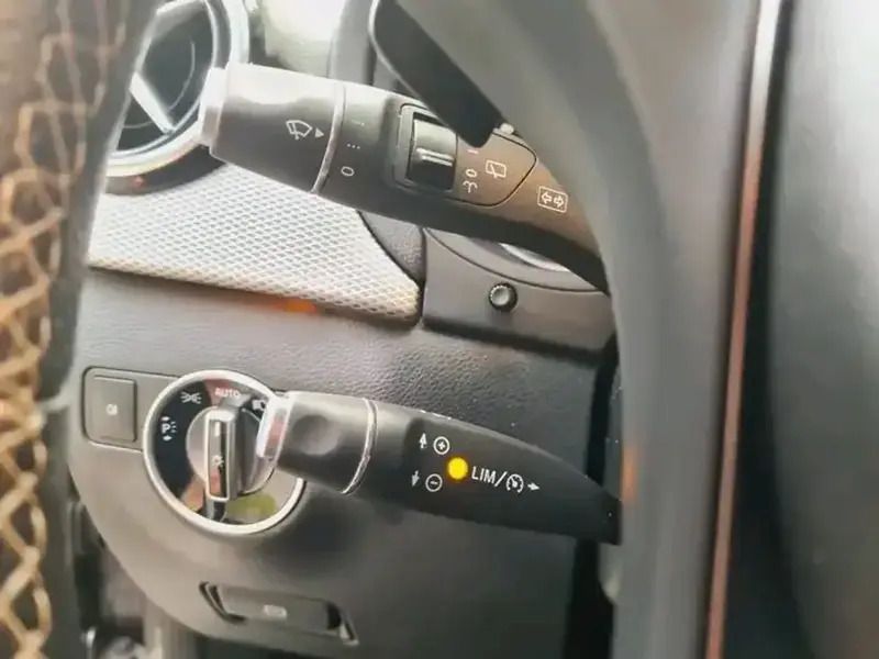 Image 2/4