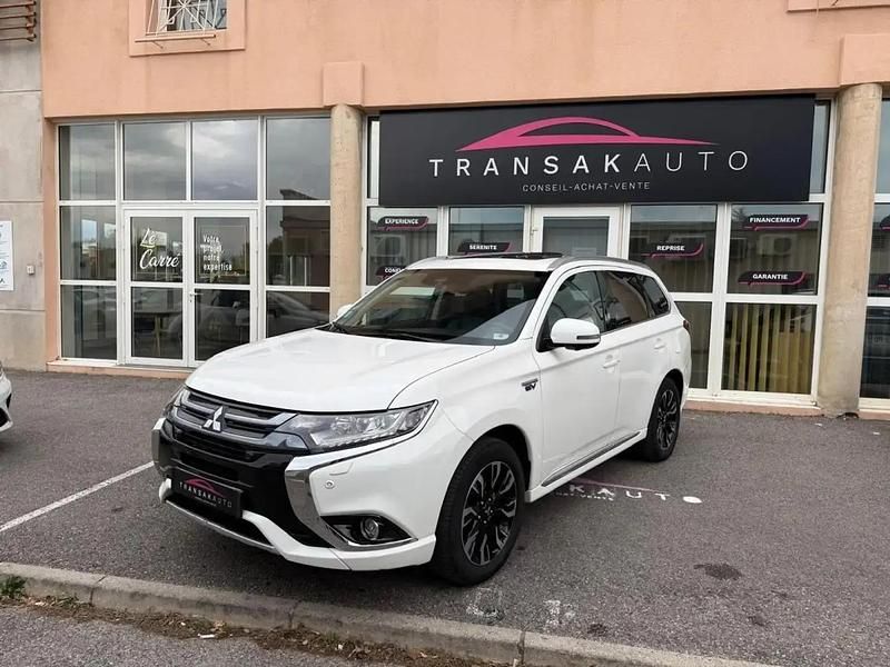 Blanc Utilisé 2017 Mitsubishi Outlander P-HEV Instyle SUV | 14 990 € - Image 1/4