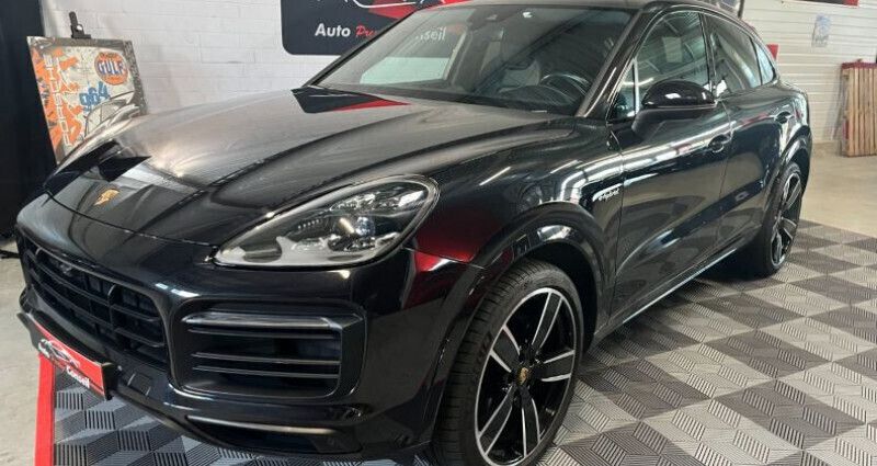 Utilisé 2022 Porsche Cayenne Turbo E-Hybrid SUV | 84 900 € - Image 1/4