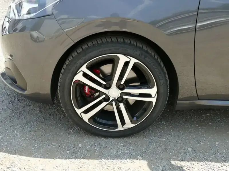 Image 2/4