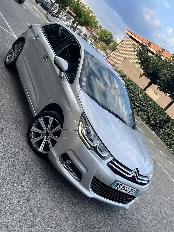 Utilisé 2015 Citroën C4 Shine Berline | 5 700 € (Prix juste) - Image 1/4