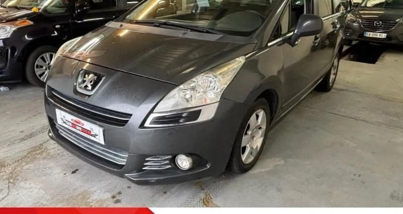 Gris Occasion 2013 Peugeot 5008 Premium Monospace | 5 999 € (Prix juste) - Image 1/4