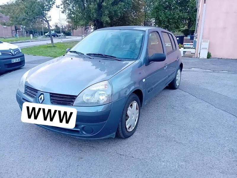 Utilisé 2005 Renault Clio II Dynamique Berline | 2 000 € - Image 1/4