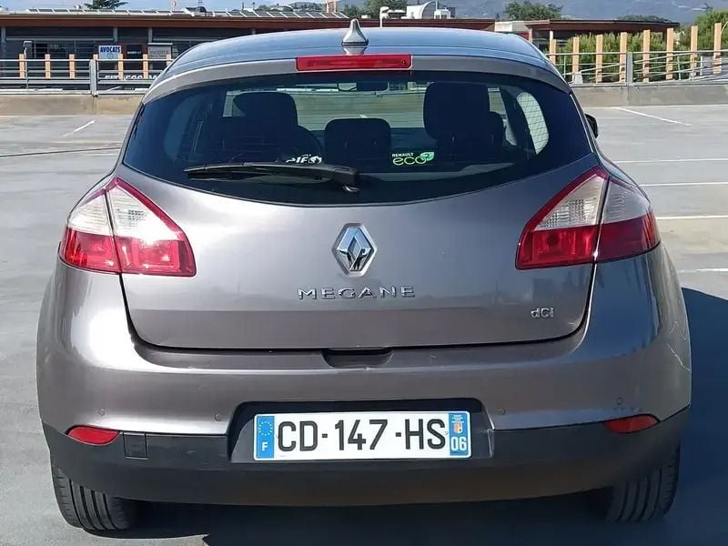 Gris Utilisé 2012 Renault Mégane III Authentique Berline | 3 500 € - Image 1/4