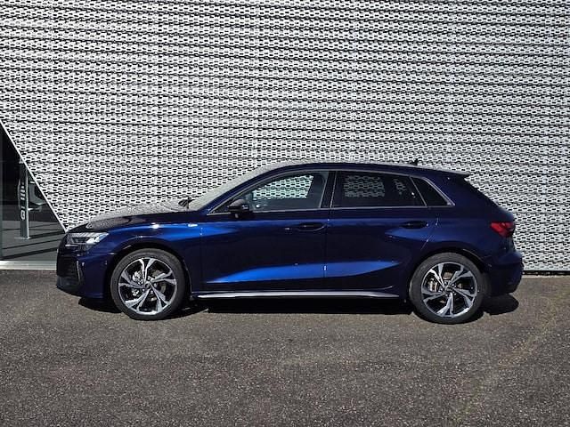 Occasion Audi A3 S-Line 150 ch (110 kW) 2025 Bleu navarre métallisé