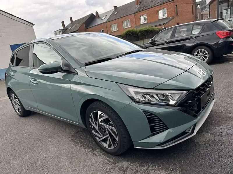 Vert Utilisé 2024 Hyundai i20 Berline | 18 990 € (Prix juste) - Image 1/4
