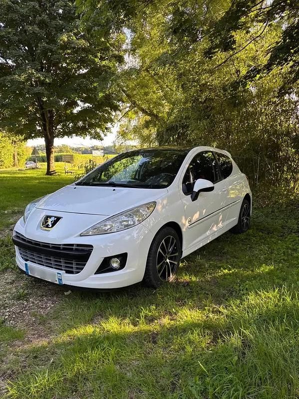Utilisé 2011 Peugeot 207 Berline | 4 200 € (Prix juste) - Image 1/4