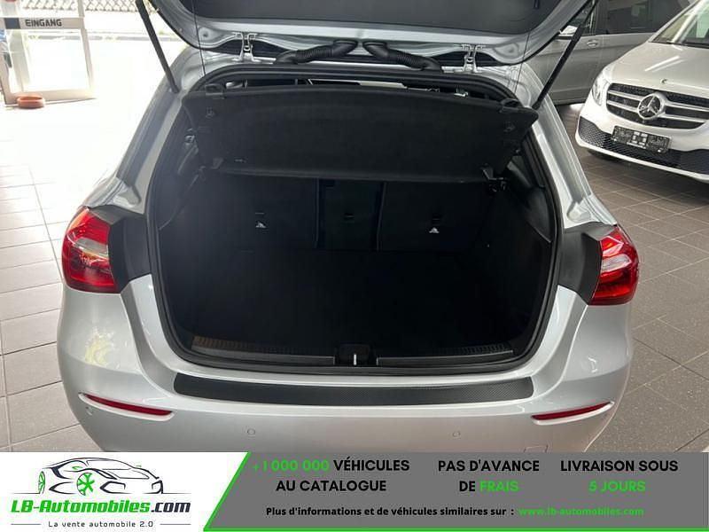 Utilisé 2020 Mercedes A180 Berline | 26 200 € - Image 1/4