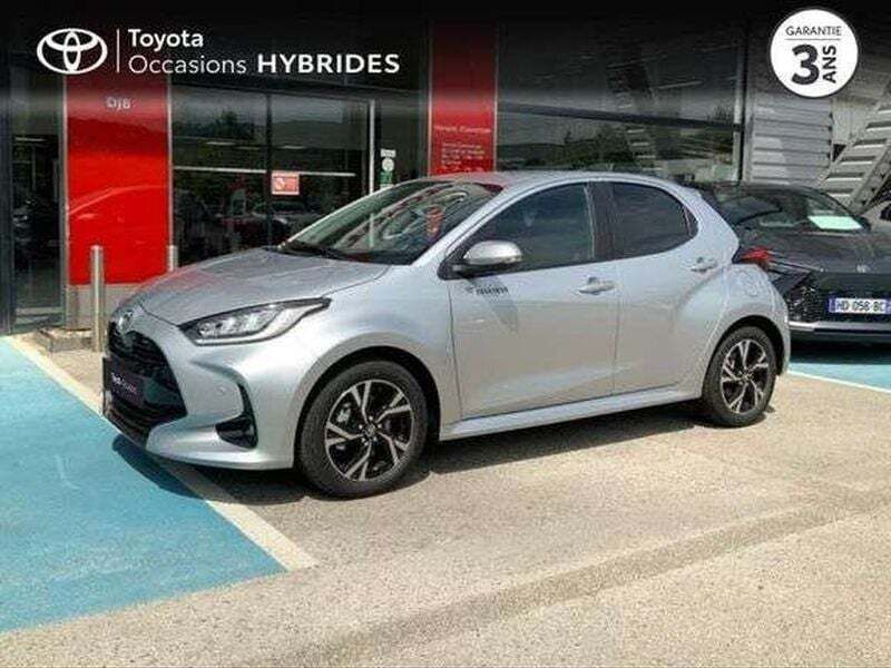 Utilisé 2025 Toyota Yaris Hybrid Design Berline | 24 490 € (Prix assez cher) - Image 1/1