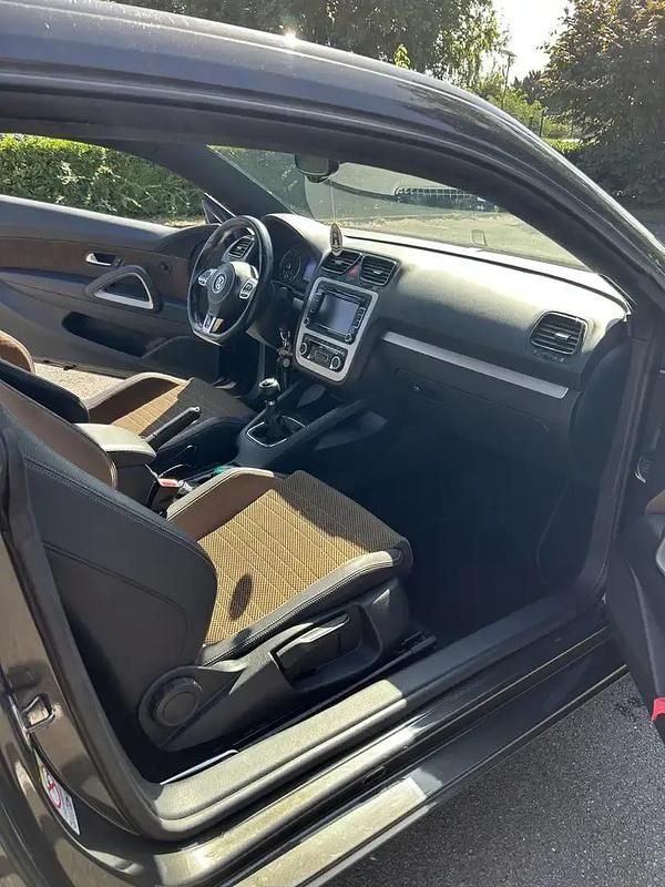 Utilisé 2010 VW Scirocco Coupé | 11 000 € (Prix juste) - Image 1/4