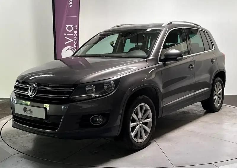 Gris Utilisé 2016 VW Tiguan SUV | 16 400 € (Prix juste) - Image 1/4