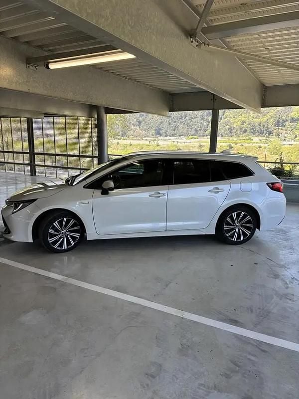 Blanc Utilisé 2021 Toyota Corolla Business Edition Break | 19 500 € (Bon prix) - Image 1/4