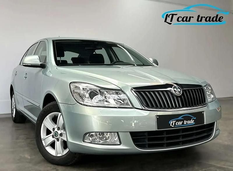 Gris Occasion 2012 Skoda Octavia Ambition Berline | 8 250 € - Image 1/4