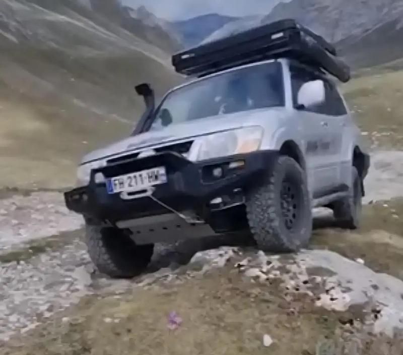 Utilisé 2003 Mitsubishi Pajero SUV | 17 000 € - Image 1/4
