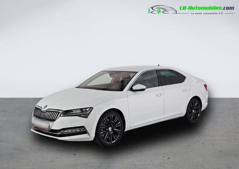 Utilisé 2022 Skoda Superb Berline | 42 700 € (Prix juste) - Image 1/4