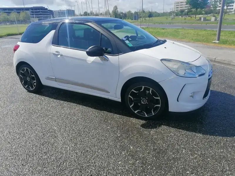 Blanc Utilisé 2011 Citroën DS3 Sport Chic Berline | 4 500 € (Prix juste) - Image 1/4