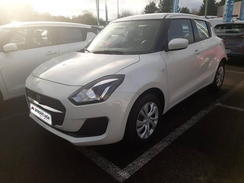 Pure white pearl métallisé Occasion 2023 Suzuki Swift Citadine | 12 989 € (Bon prix) - Image 1/4