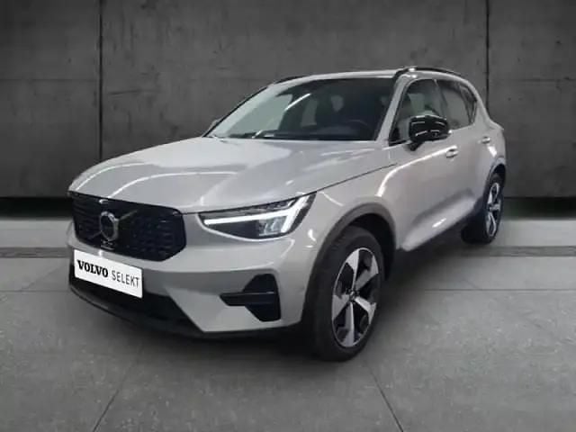Argent aurore métallisé Occasion 2025 Volvo XC40 Ultra SUV | 39 990 € - Image 1/4