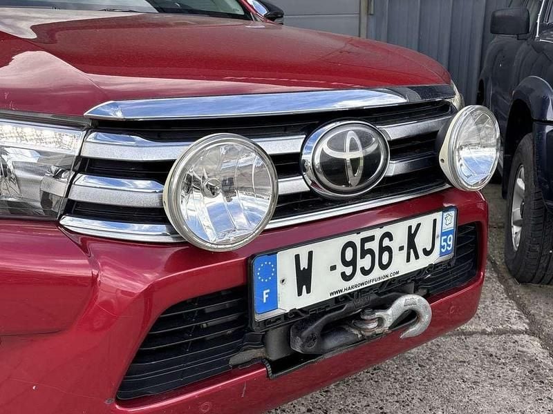 Occasion Toyota HiLux Lounge 150 ch (110 kW) 2017 Rouge Pick-up