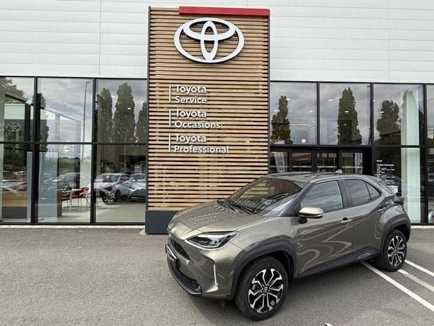 Utilisé 2022 Toyota Yaris Hybrid Design | 22 980 € (Prix juste) - Image 1/4