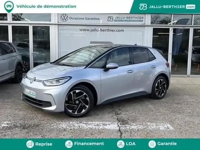 Gris argent métal/toit/hayon noir Utilisé 2025 VW ID.3 Pro Citadine | 37 990 € (Prix cher) - Image 1/4