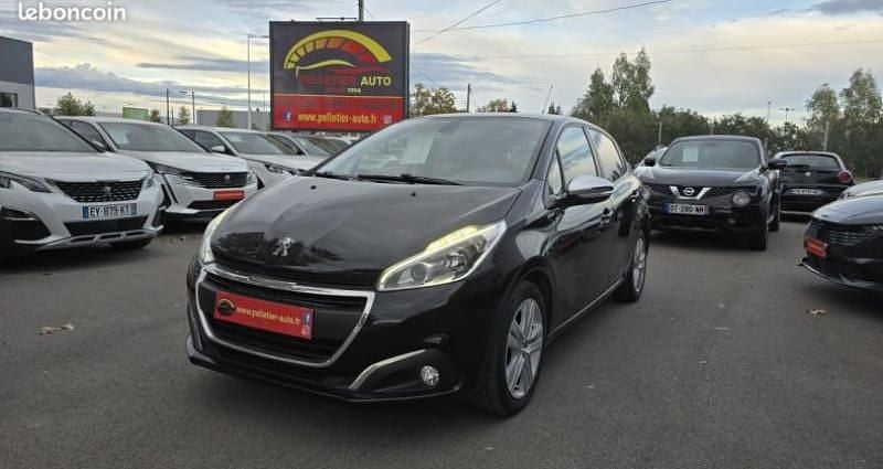 Noir Occasion 2017 Peugeot 208 Style Citadine | 7 490 € (Prix assez cher) - Image 1/4