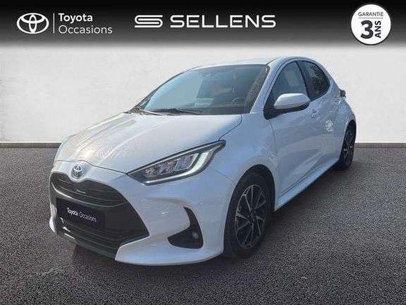 Utilisé 2022 Toyota Yaris Hybrid Design Berline | 18 990 € (Prix juste) - Image 1/1