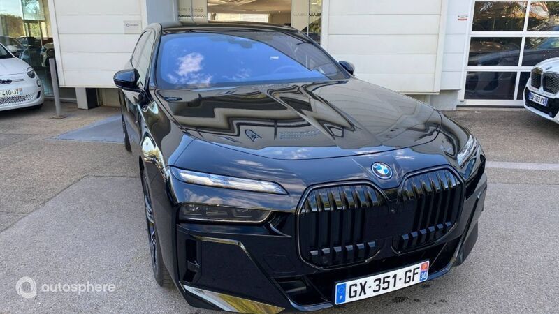 Saphirschwarz métallisé Utilisé 2024 BMW 750e M Sport Berline | 154 590 € - Image 1/4