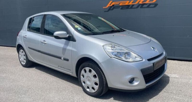 Utilisé 2011 Renault Clio III Citadine | 7 900 € (Prix cher) - Image 1/4