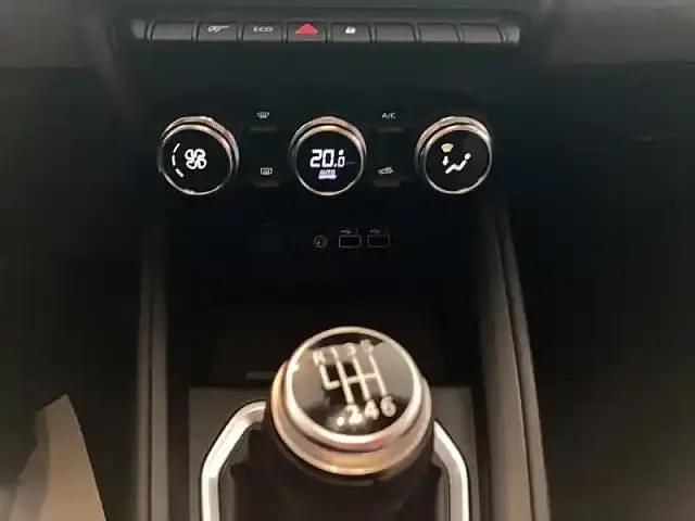 Occasion Mitsubishi Colt 91 ch (66 kW) 2024 Rouge Citadine