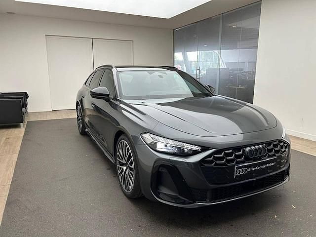Gris daytona nacré Utilisé 2025 Audi A5 Design Coupé | 71 990 € - Image 1/4