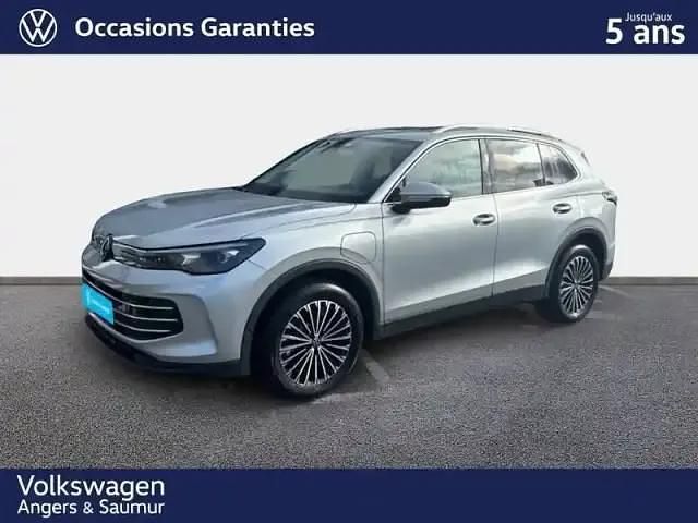 Argent dolomite Utilisé 2025 VW Tiguan Elegance SUV | 48 990 € - Image 1/4
