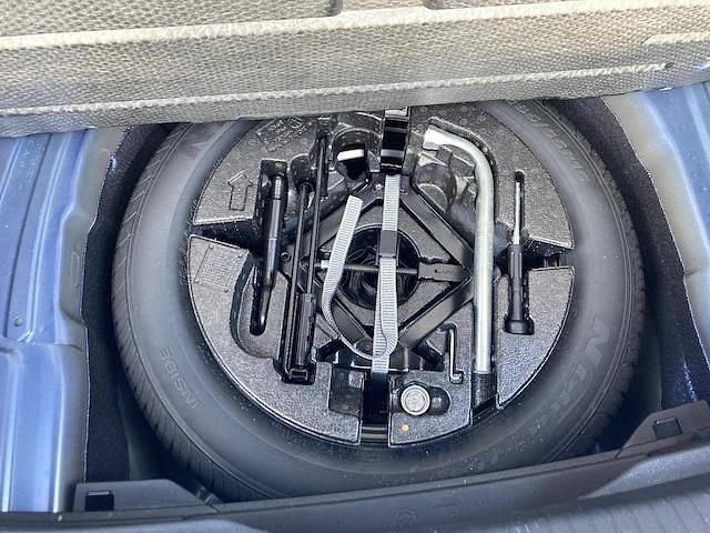 Image 3/4