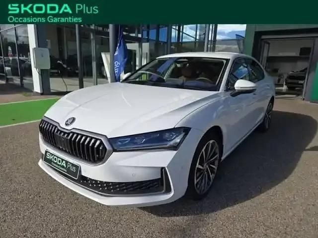 Occasion Skoda Superb LAURIN & KLEMENT 150 ch (110 kW) 2024 Blanc métallisé Berline